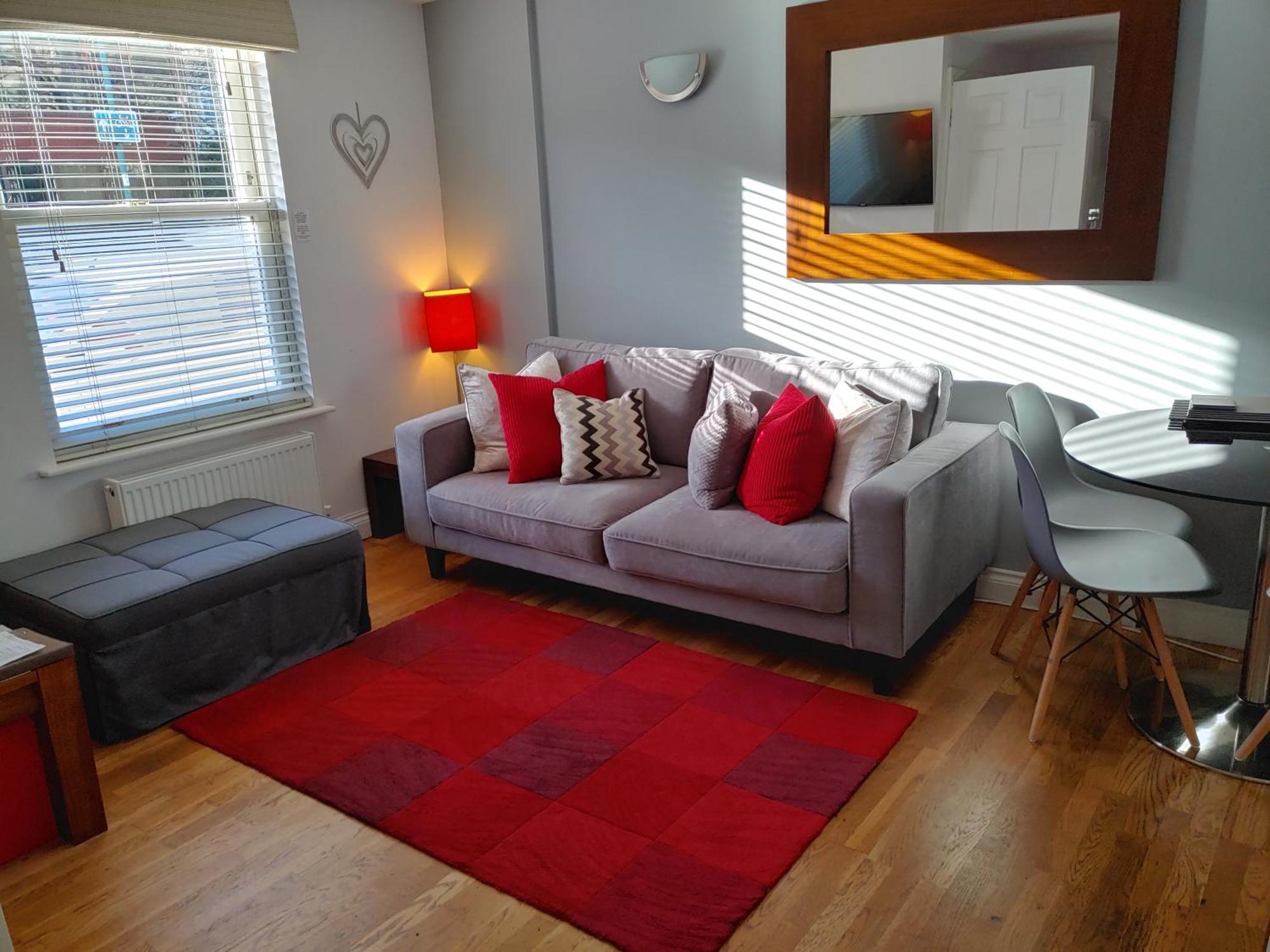 The House - Free 1st Breakfast - Free Parking Appartement *